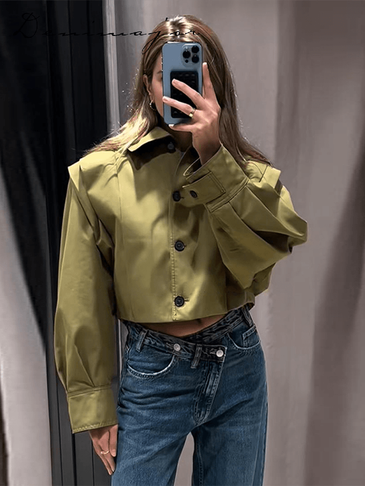 Dámská jarní/podzimní crop bunda volného střihu s knoflíky a širokým límcem v elegantním designu