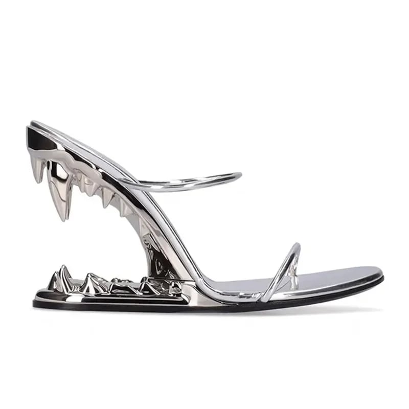Letní dámské sandály s kovovou špičkou a vysokým podpatkem velikost 44