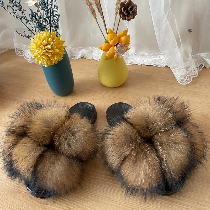 Kožešinové pantofle pro ženy Pom Pom s liščí a mývalí kožešinou