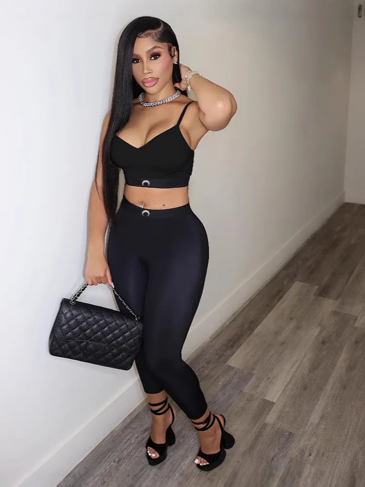 Dvoučástová sportovní souprava pro ženy crop top s tenkými ramínky a úzkými nohavicemi letní 2025